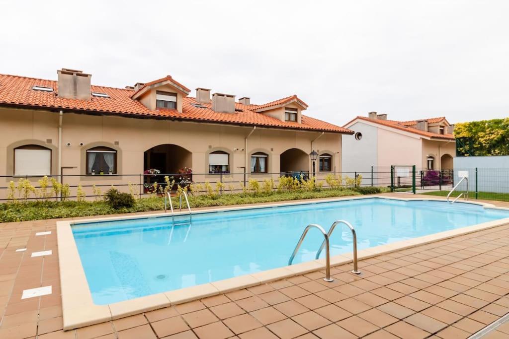 Casa De Las Flores - Apartamento Con Jardin Privado Frente A La Playa De Comillas Eksteriør billede
