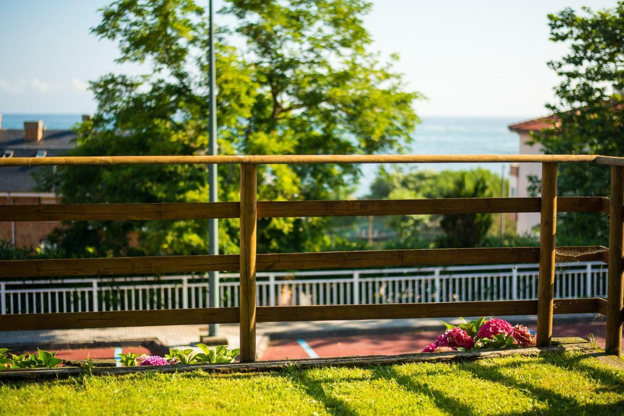 Casa De Las Flores - Apartamento Con Jardin Privado Frente A La Playa De Comillas Eksteriør billede