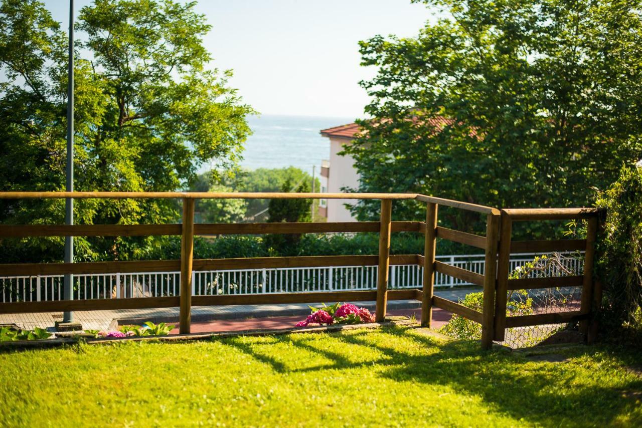 Casa De Las Flores - Apartamento Con Jardin Privado Frente A La Playa De Comillas Eksteriør billede