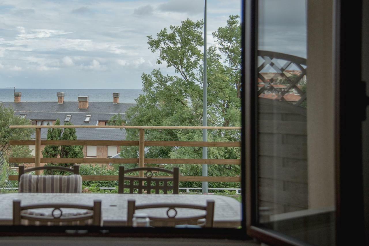 Casa De Las Flores - Apartamento Con Jardin Privado Frente A La Playa De Comillas Eksteriør billede