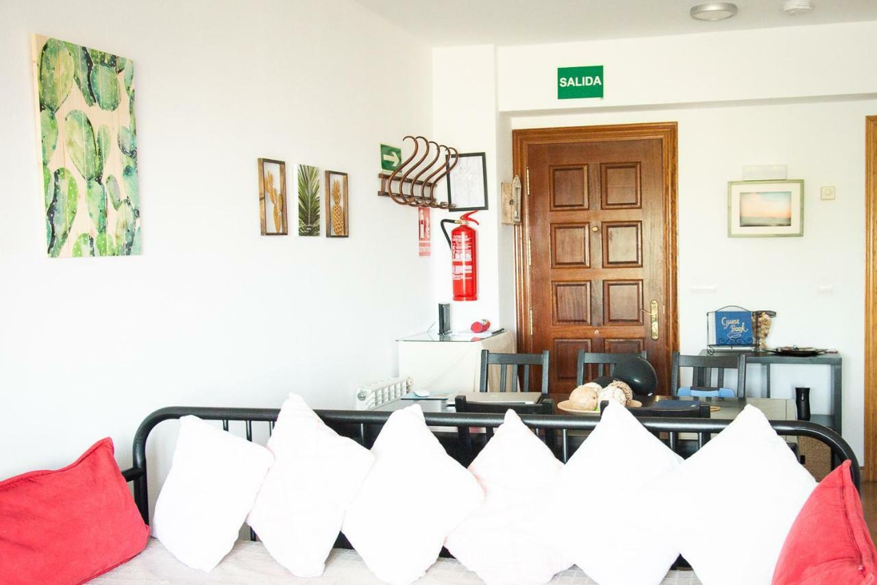 Casa De Las Flores - Apartamento Con Jardin Privado Frente A La Playa De Comillas Eksteriør billede